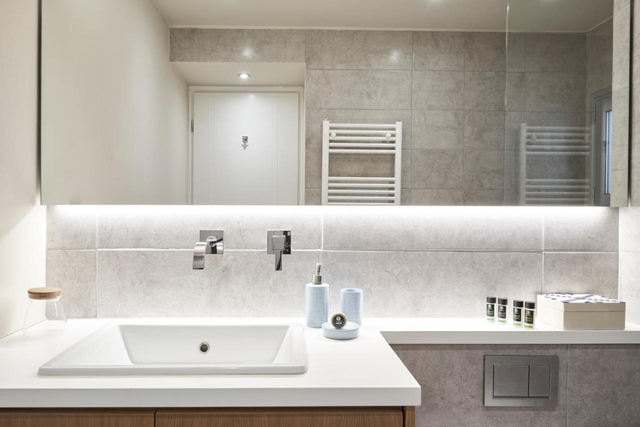 Charitos Iχ, Chic N Modern 2Bd Apt Атина Екстериор снимка