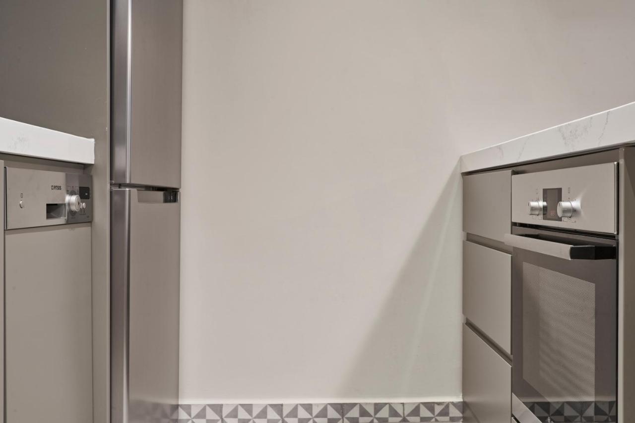 Charitos Iχ, Chic N Modern 2Bd Apt Атина Екстериор снимка